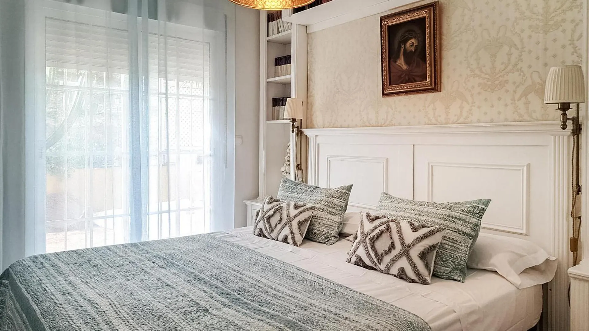 Stunning Apartment In Nerja With Jacuzzi