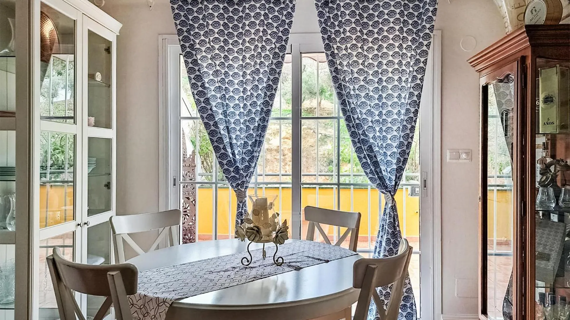 Stunning Apartment In Nerja With Jacuzzi Spain